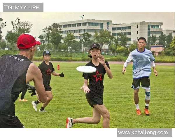 武汉飞盘队的节奏揭秘：探索飞盘运动的魅力与团队精神